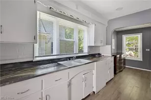 1158 E 146th St, Loveland, OH 44110 - Photo 7