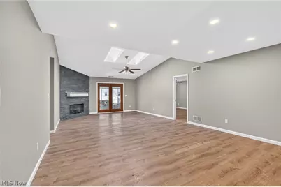 139 Mulberry Lane, Munroe Falls, OH 44262 - Photo 3