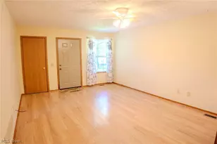 906 Ivor Ave, Akron, OH 44314 - Photo 7