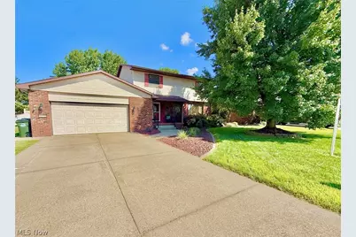 812 Brentwood Drive, Belpre, OH 45714 - Photo 1