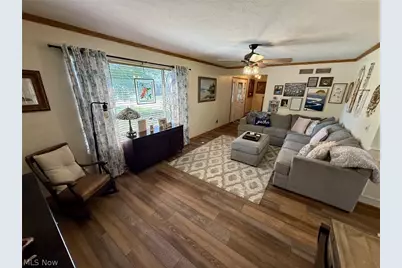 812 Brentwood Drive, Belpre, OH 45714 - Photo 5