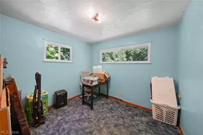 9621 Wolfe Road, Windham, OH 44288 - Photo 17