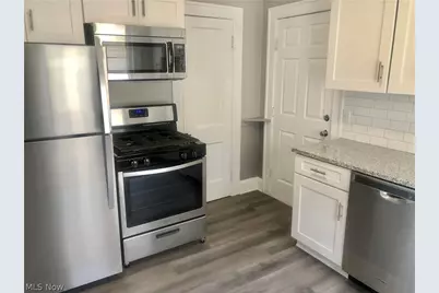 9211 Clifton Boulevard #up, Loveland, OH 44102 - Photo 5
