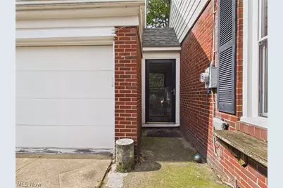 683 E Ford Avenue, Barberton, OH 44203 - Photo 3