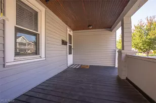 2083 Chesterland Ave, Oakwood, OH 44107 - Photo 3