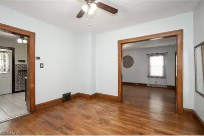 2083 Chesterland Avenue, Oakwood, OH 44107 - Photo 11