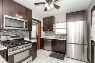 2083 Chesterland Ave, Oakwood, OH 44107 - Photo 7