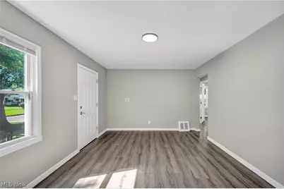 1291 Hardesty Boulevard, Akron, OH 44320 - Photo 7