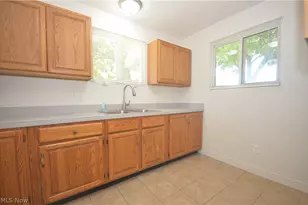 625 Hillman Rd, Akron, OH 44312 - Photo 7