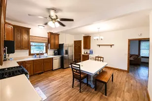 8942 Edison St NE, Louisville, OH 44641 - Photo 7