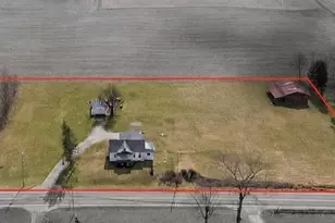 8942 Edison St NE, Louisville, OH 44641 - Photo 3
