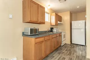 966 Windermere Dr, Willoughby, OH 44094 - Photo 9