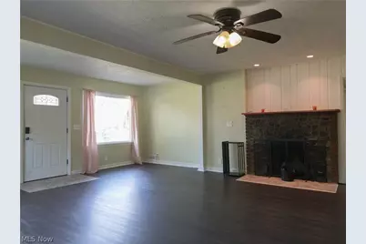 820 Peach Boulevard, Willoughby, OH 44094 - Photo 5