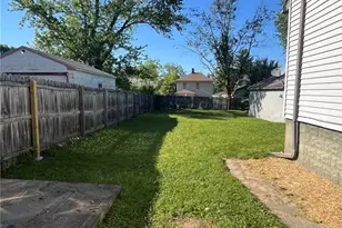 363 Spring St, Struthers, OH 44471 - Photo 3