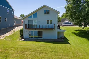 654 Pine Dr, Lake Milton, OH 44429 - Photo 5