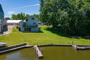 654 Pine Dr, Lake Milton, OH 44429 - Photo 3