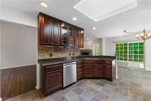 8462 Hitchcock Rd, Boardman, OH 44512 - Photo 9