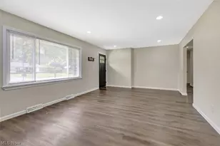 2429 Thurmont Rd, Akron, OH 44313 - Photo 9