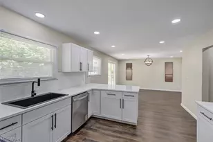 2429 Thurmont Rd, Akron, OH 44313 - Photo 11