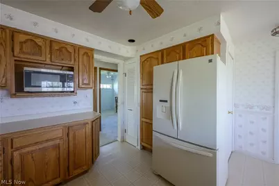 651 E Parkleigh Drive, Green Hills, OH 44131 - Photo 15