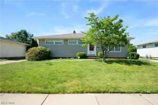 651 E Parkleigh Dr, Green Hills, OH 44131 - Photo 1