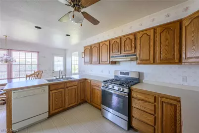 651 E Parkleigh Drive, Green Hills, OH 44131 - Photo 13