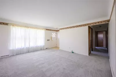 651 E Parkleigh Drive, Green Hills, OH 44131 - Photo 5