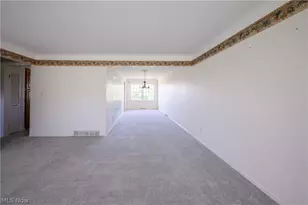 651 E Parkleigh Dr, Green Hills, OH 44131 - Photo 3