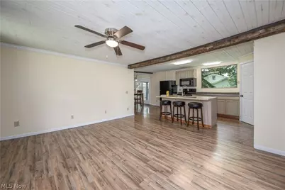 128 E Central Ave, Ravenna, OH 44266 - Photo 7