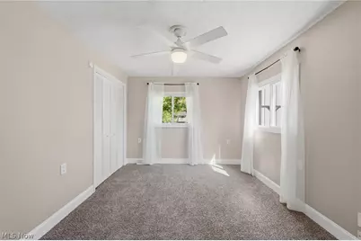 815 E Cassell Avenue, Barberton, OH 44203 - Photo 17