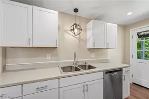 815 E Cassell Ave, Barberton, OH 44203 - Photo 13