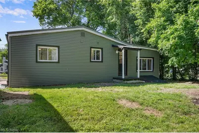 815 E Cassell Avenue, Barberton, OH 44203 - Photo 29