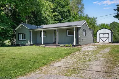 815 E Cassell Avenue, Barberton, OH 44203 - Photo 3