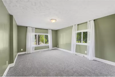 815 E Cassell Avenue, Barberton, OH 44203 - Photo 25