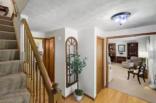 2438 Lyndon Dr, Green, OH 44685 - Photo 5