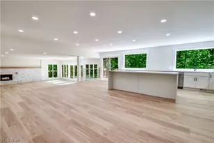19121 Brewster Rd, Aurora, OH 44202 - Photo 9