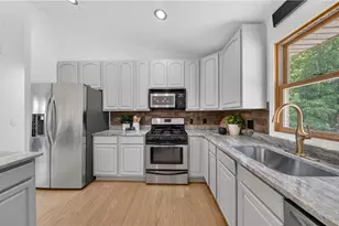 10142 Hillcrest Rd, Kirtland, OH 44094 - Photo 11