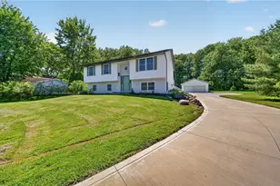 10142 Hillcrest Rd, Kirtland, OH 44094 - Photo 3