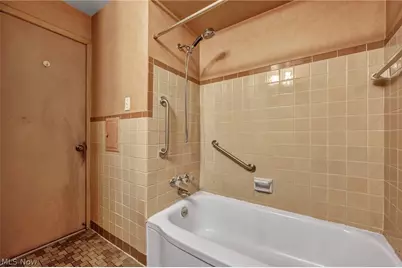 2218 Larchmont Drive, Wickliffe, OH 44092 - Photo 25
