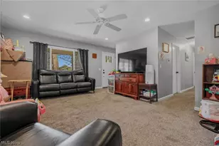 544 Homestead Dr, Williamstown, WV 26187 - Photo 13