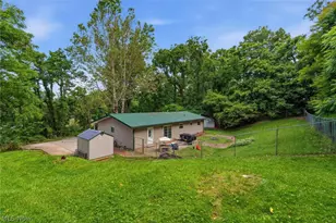 544 Homestead Dr, Williamstown, WV 26187 - Photo 7