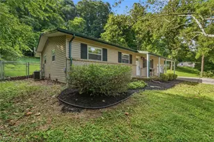 544 Homestead Dr, Williamstown, WV 26187 - Photo 31