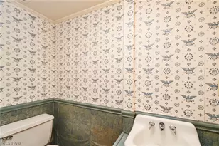 354 Tremont Rd, Akron, OH 44313 - Photo 29