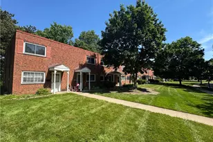 4393 Fairway Dr, Loveland, OH 44135 - Photo 3