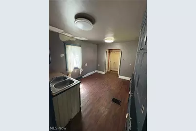 823 W 17th Street, Lorain, OH 44052 - Photo 11