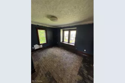 823 W 17th Street, Lorain, OH 44052 - Photo 9