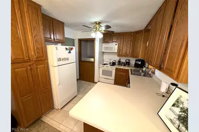 4260 Wedgewood Drive, Austintown, OH 44511 - Photo 9