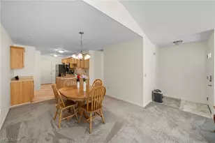 140 Woodbury Glen St, Hartville, OH 44632 - Photo 9