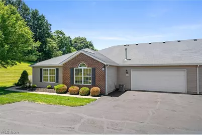 140 Woodbury Glen Street, Hartville, OH 44632 - Photo 1