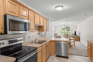 140 Woodbury Glen St, Hartville, OH 44632 - Photo 11